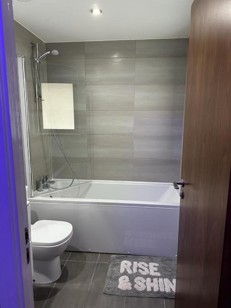 Luxury 9Ine Beautiful Bull Ring Apartment Free Parking 버밍엄 외부 사진